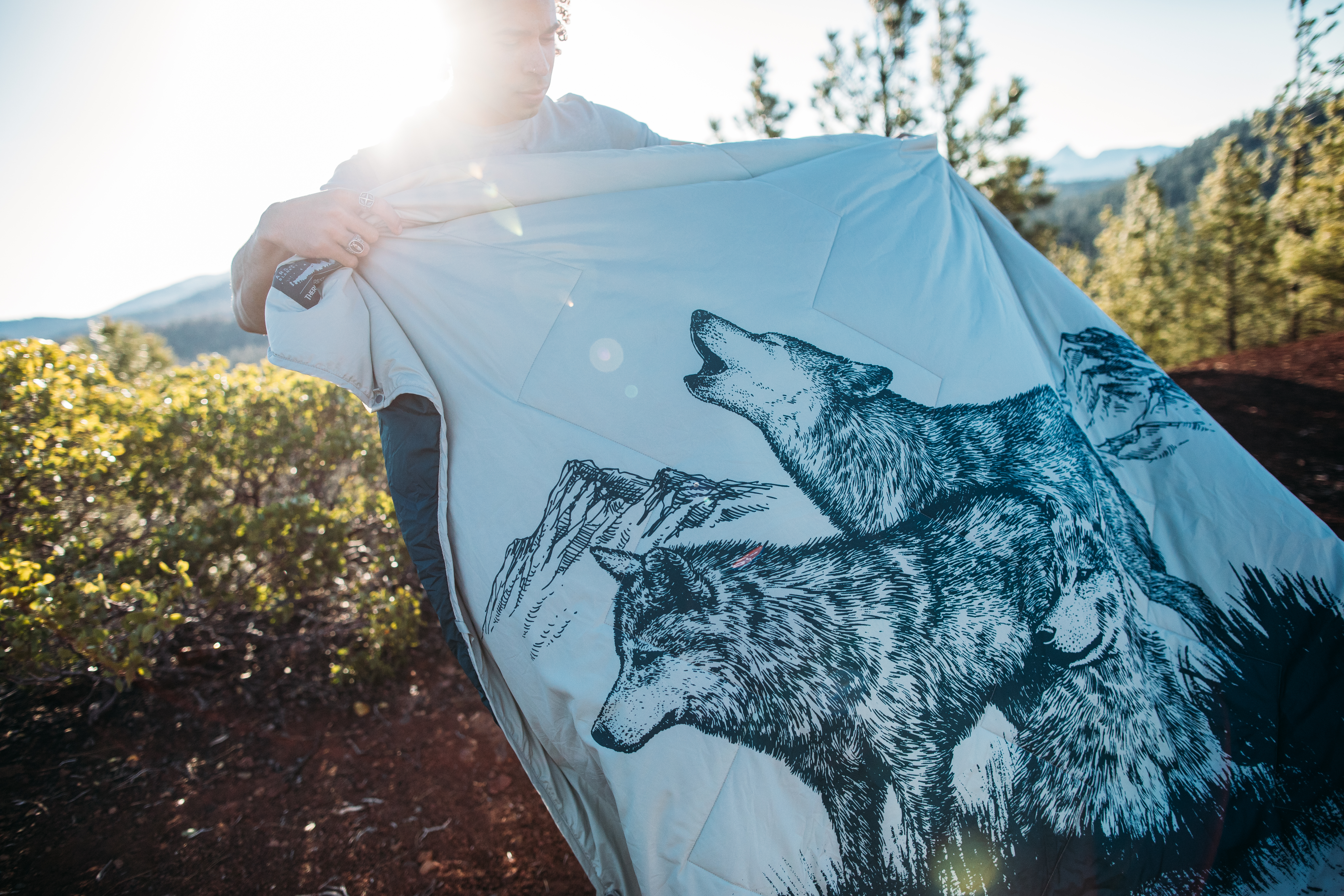 Argo wolf print blanket